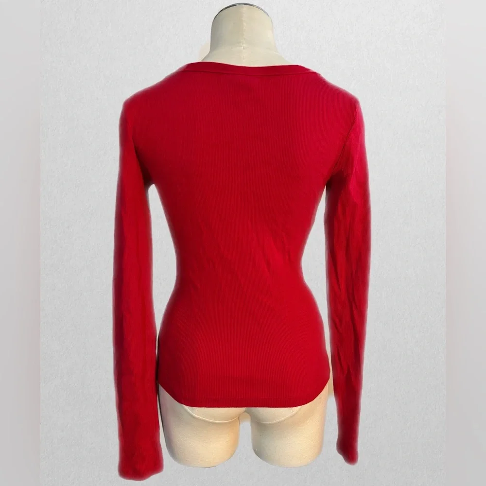 Long Sleeve Ribbed Red Top - Picture 2 of 3